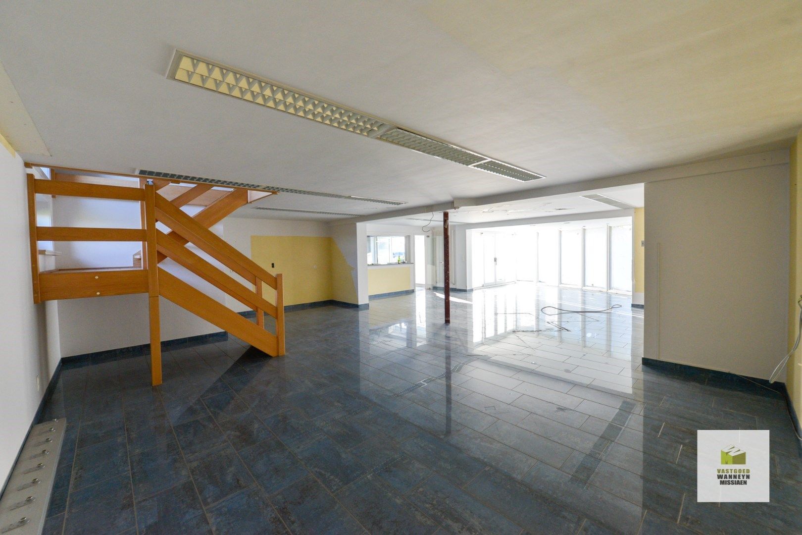 Te renoveren woning met kantoor/toonzaal met grote parking  foto 18