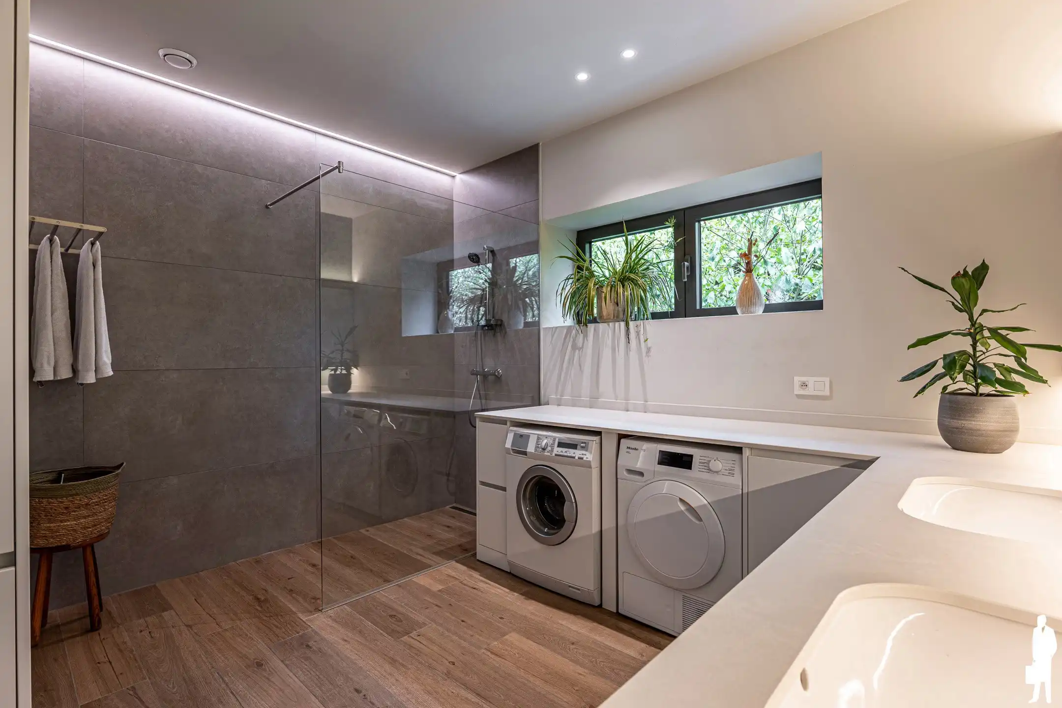 Unieke woning; architecturaal ontwerp, organische natuurtuin foto 20