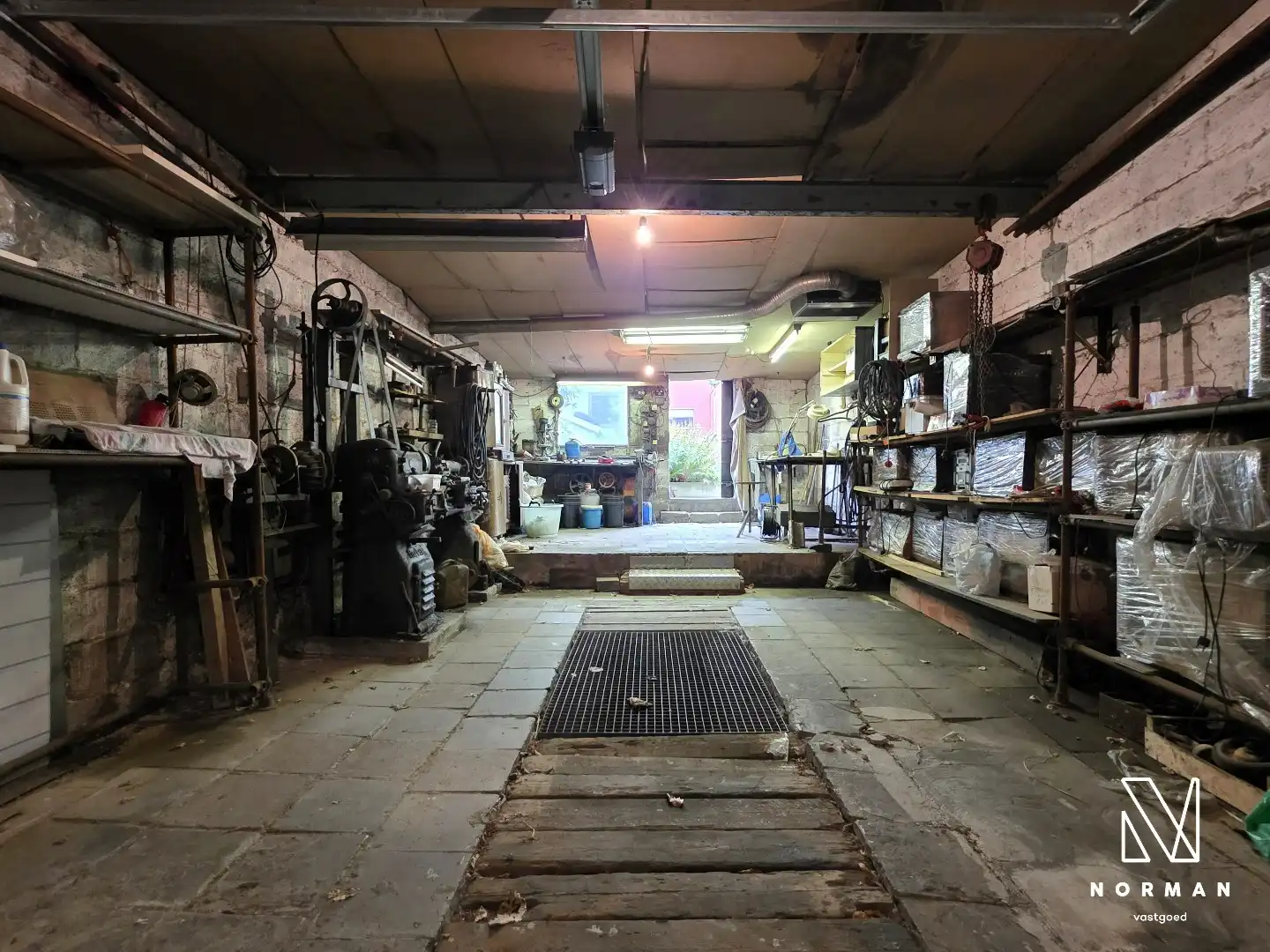 Centraal gelegen woning met grote garage/atelier met uitweg te Kuurne foto 17