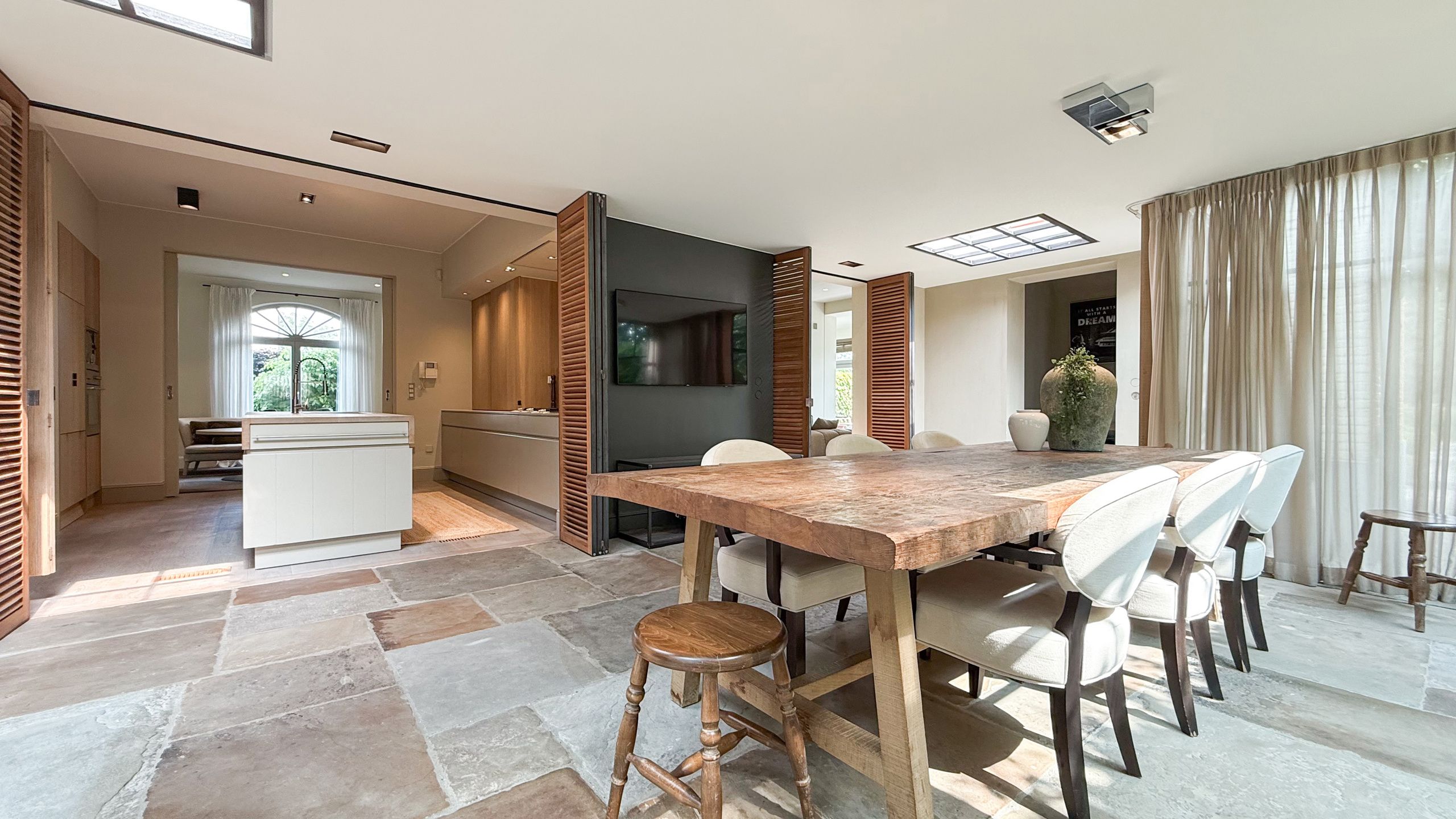 Exclusieve villa met zwembad op riant perceel in Koersel! foto 27