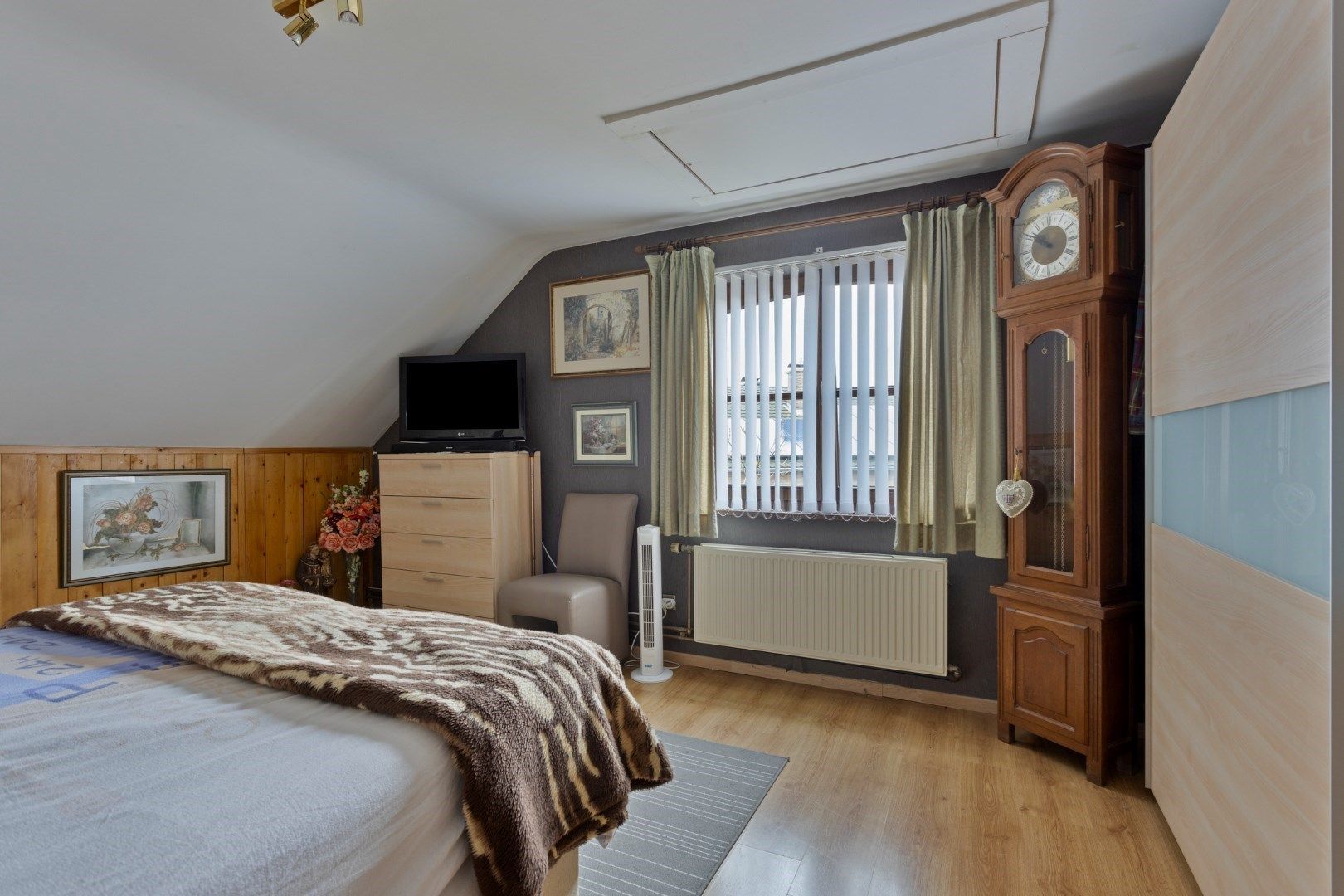 Charmante woning met veranda en mooie tuin in een rustige, landelijke omgeving foto 13