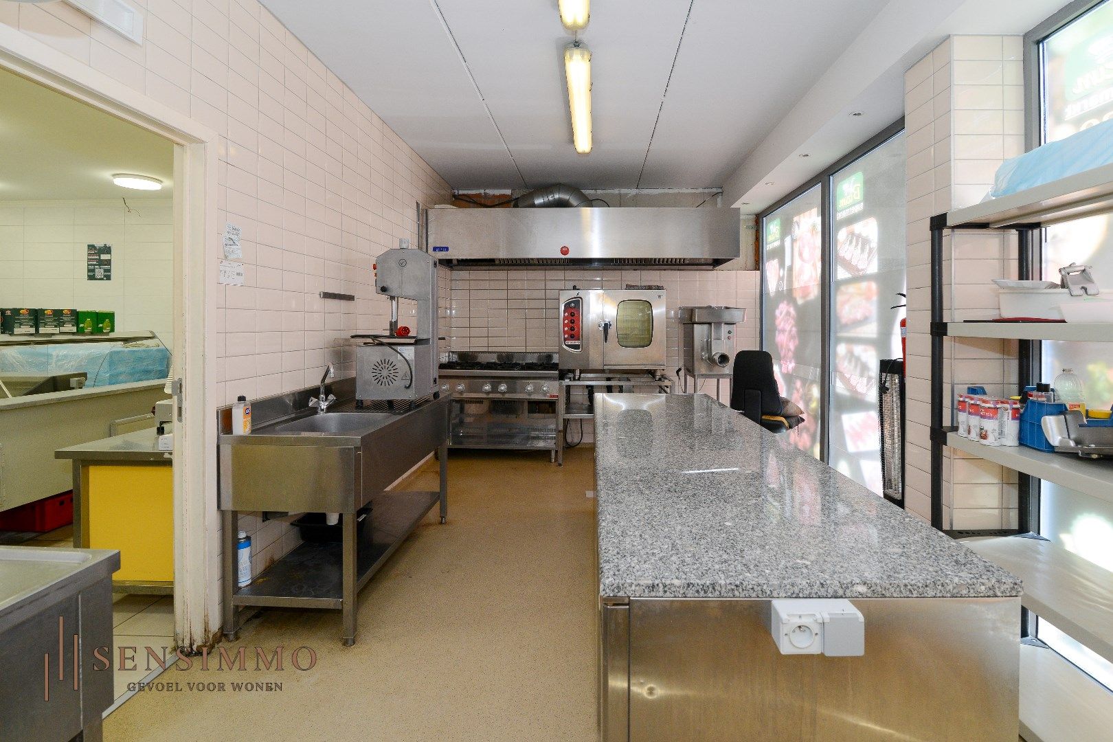 Ruim Handelspand nabij de populaire winkelstraat Hoevenzavel, Genk foto 7