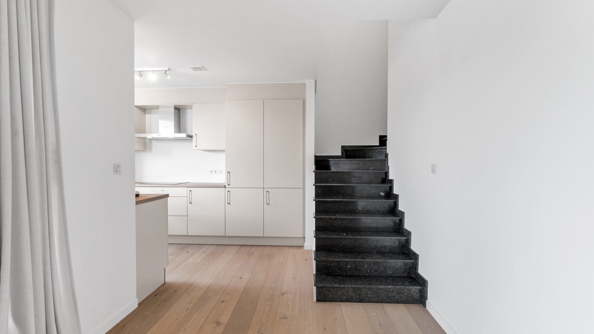 Exclusief appartement van 164,88 m2 met 2 terrassen in centrum Maaseik foto 27