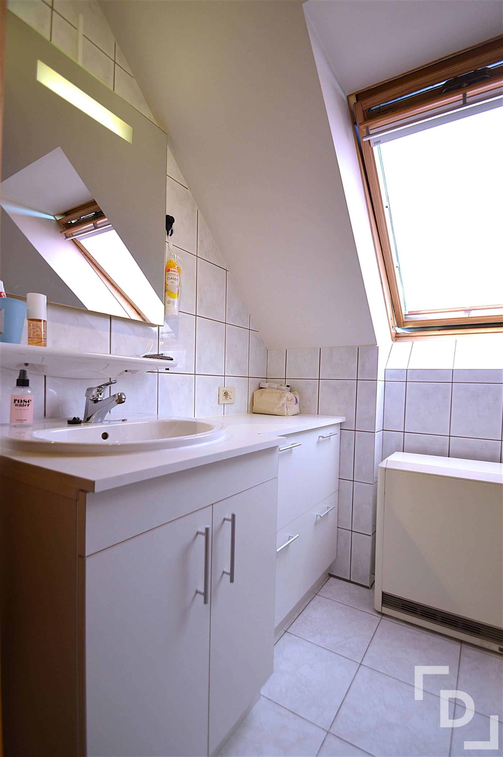 Rustig dakappartement met garage in centrum Poperinge foto 13
