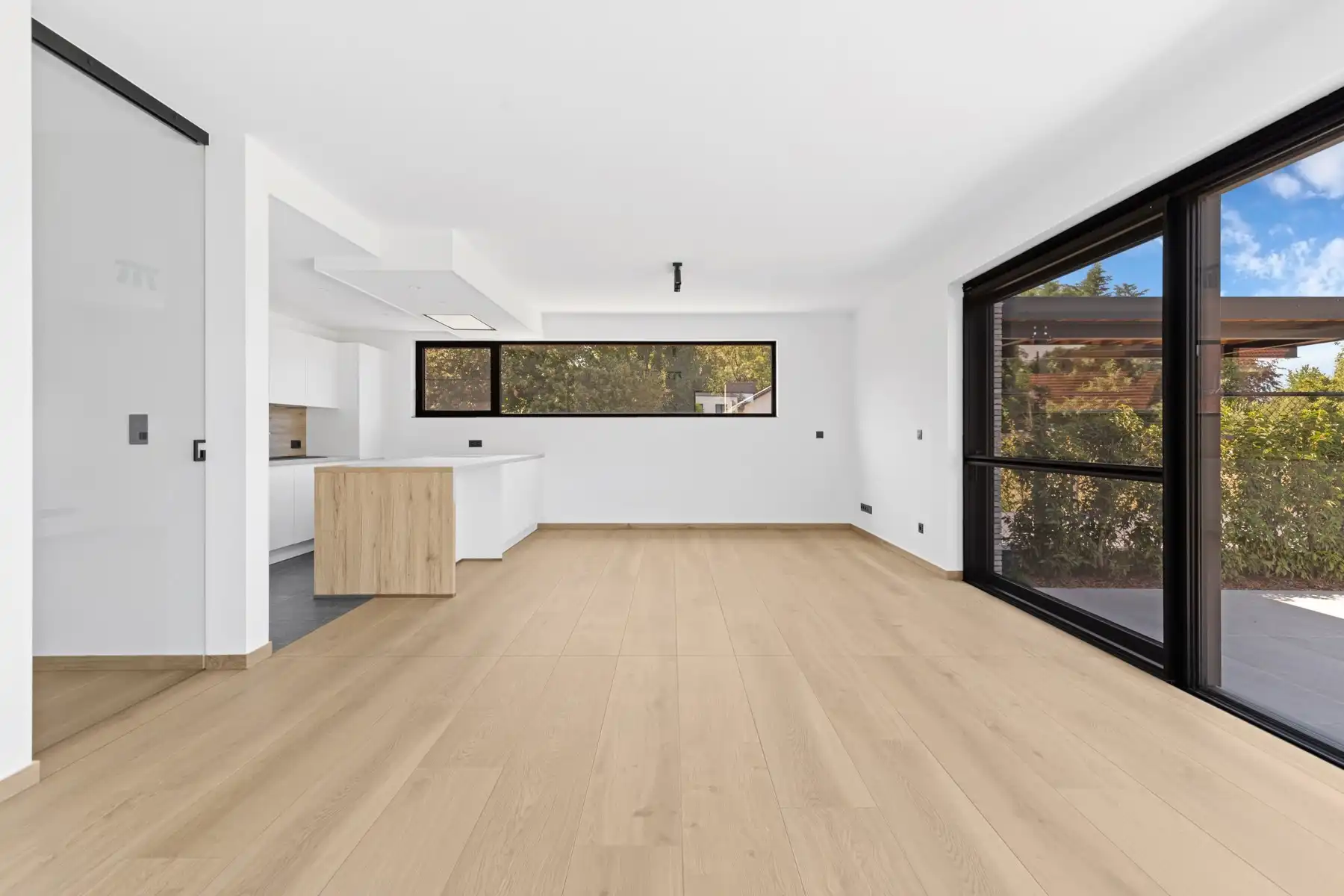 Top gelijkvloers appartement met tuin en terras te huur! foto 4