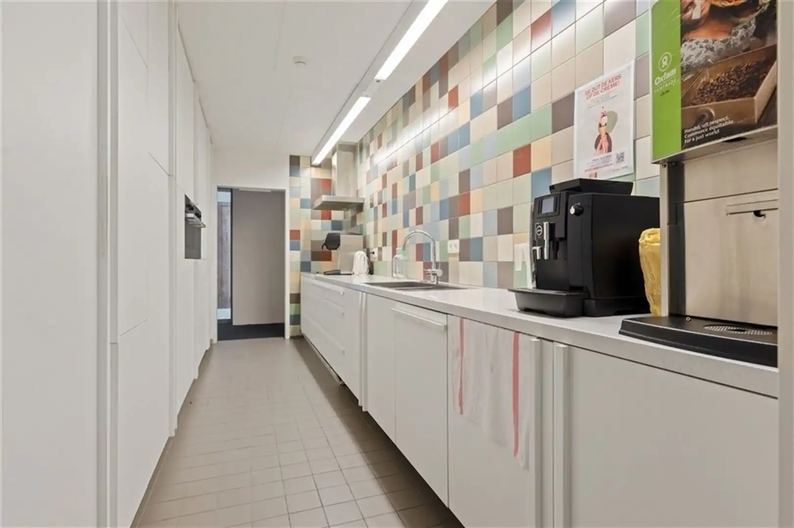 Magazijn + passief kantoorgebouw foto 20