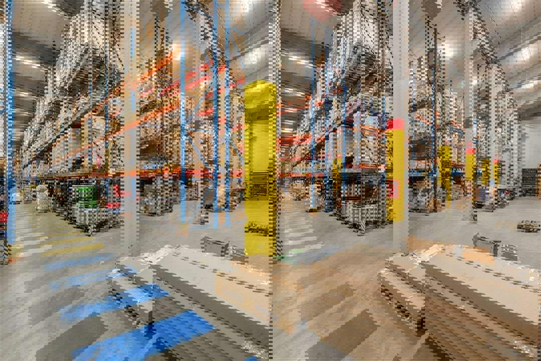 Logistiek magazijn langs E17 tot +/- 3.000m² met loskades foto 2