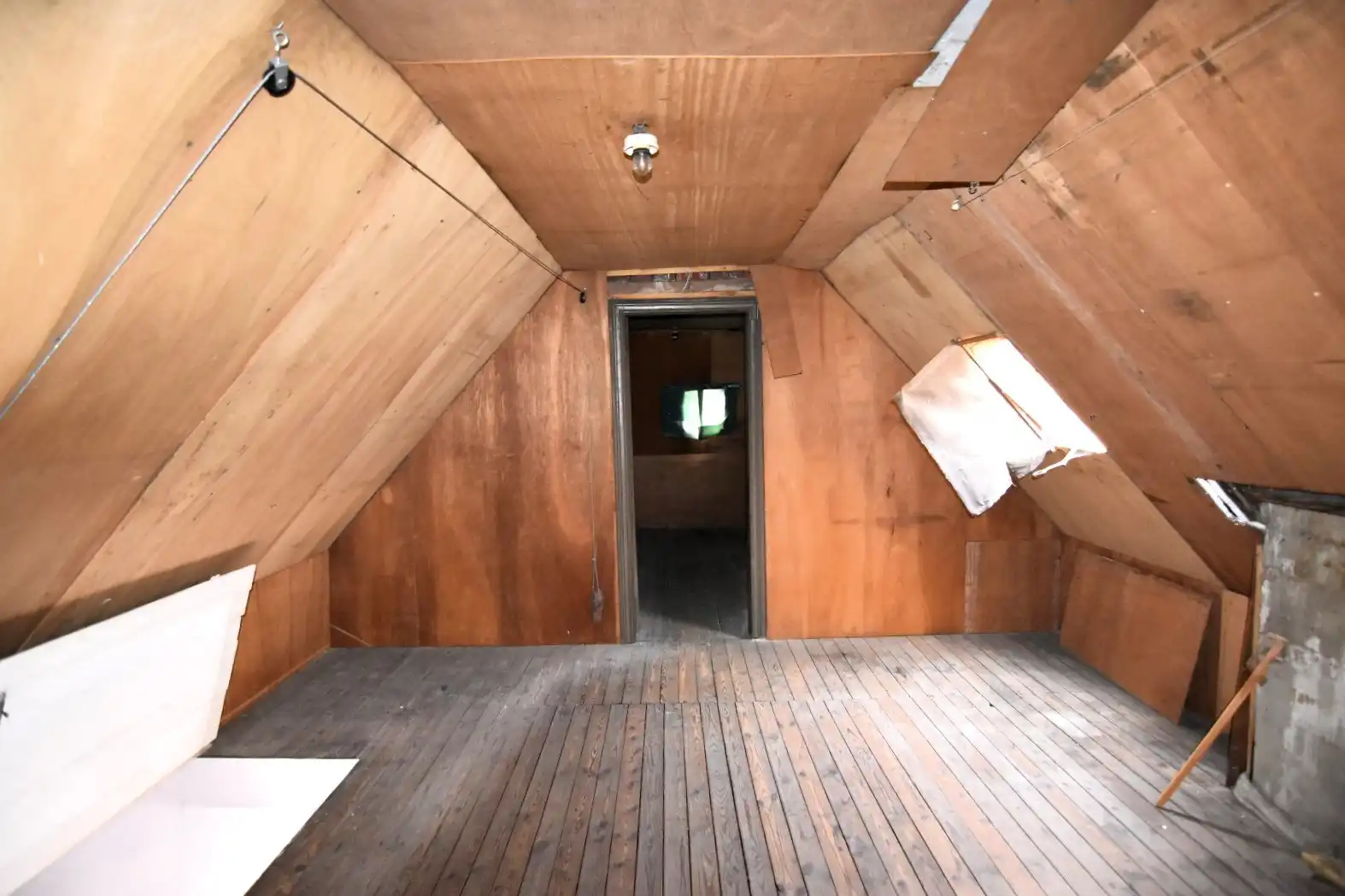 Te renoveren rijwoning met goeie ligging foto 21