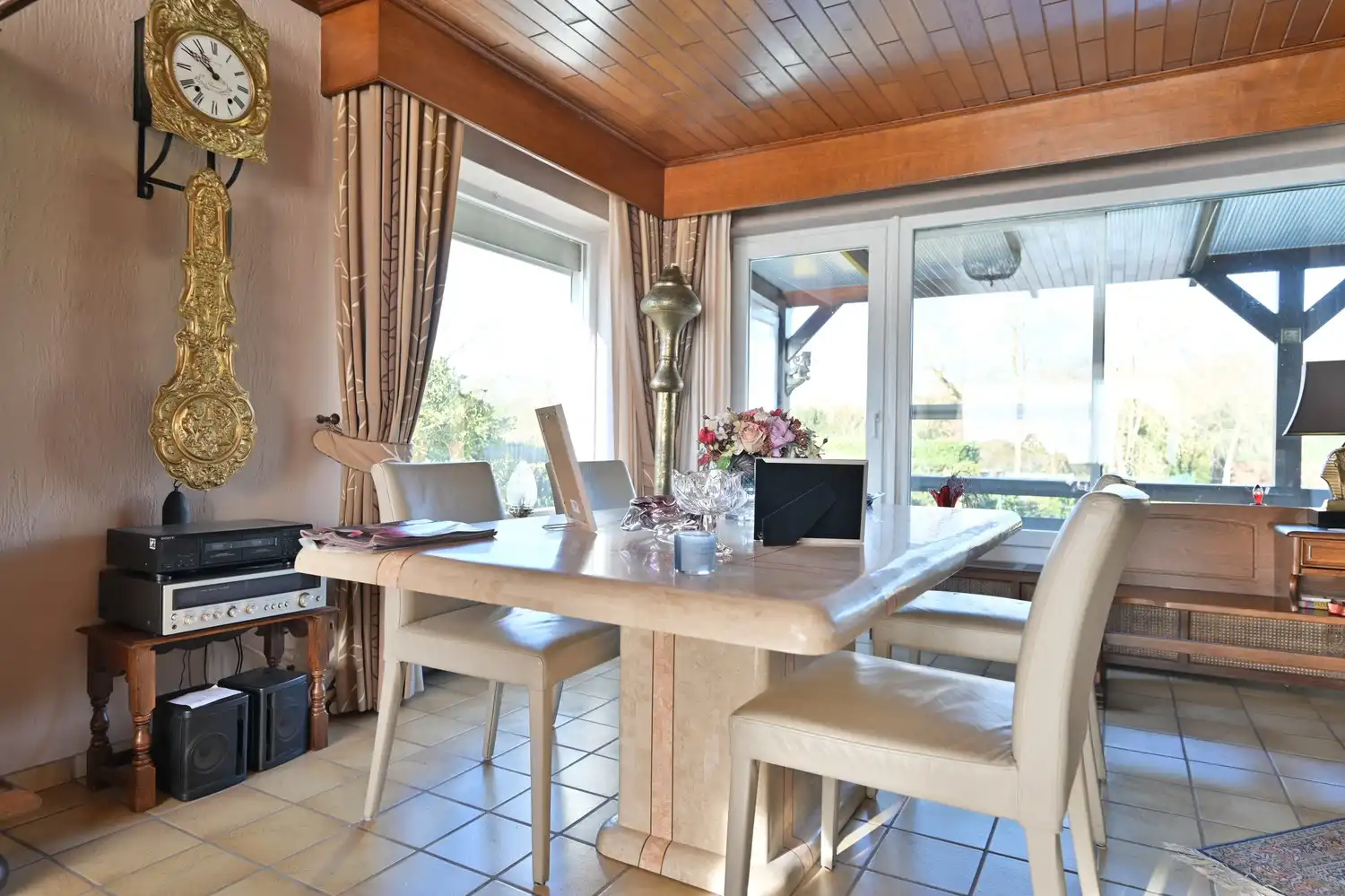 Veelzijdige eigendom op strategische locatie nabij Maastricht foto 12