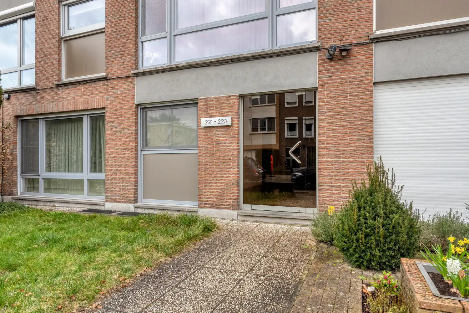 Vlakbij het Boekenberg Park gelegen appartement op de 2de verdieping met 2 slks, terras en garagebox! foto 6