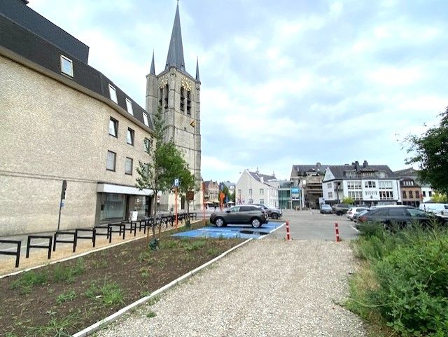 Recent ideaal gelegen volledig gerenoveerd appartement HARTJE Geel 2 slpk, met autostaanplaats foto {{pictureIndex}}