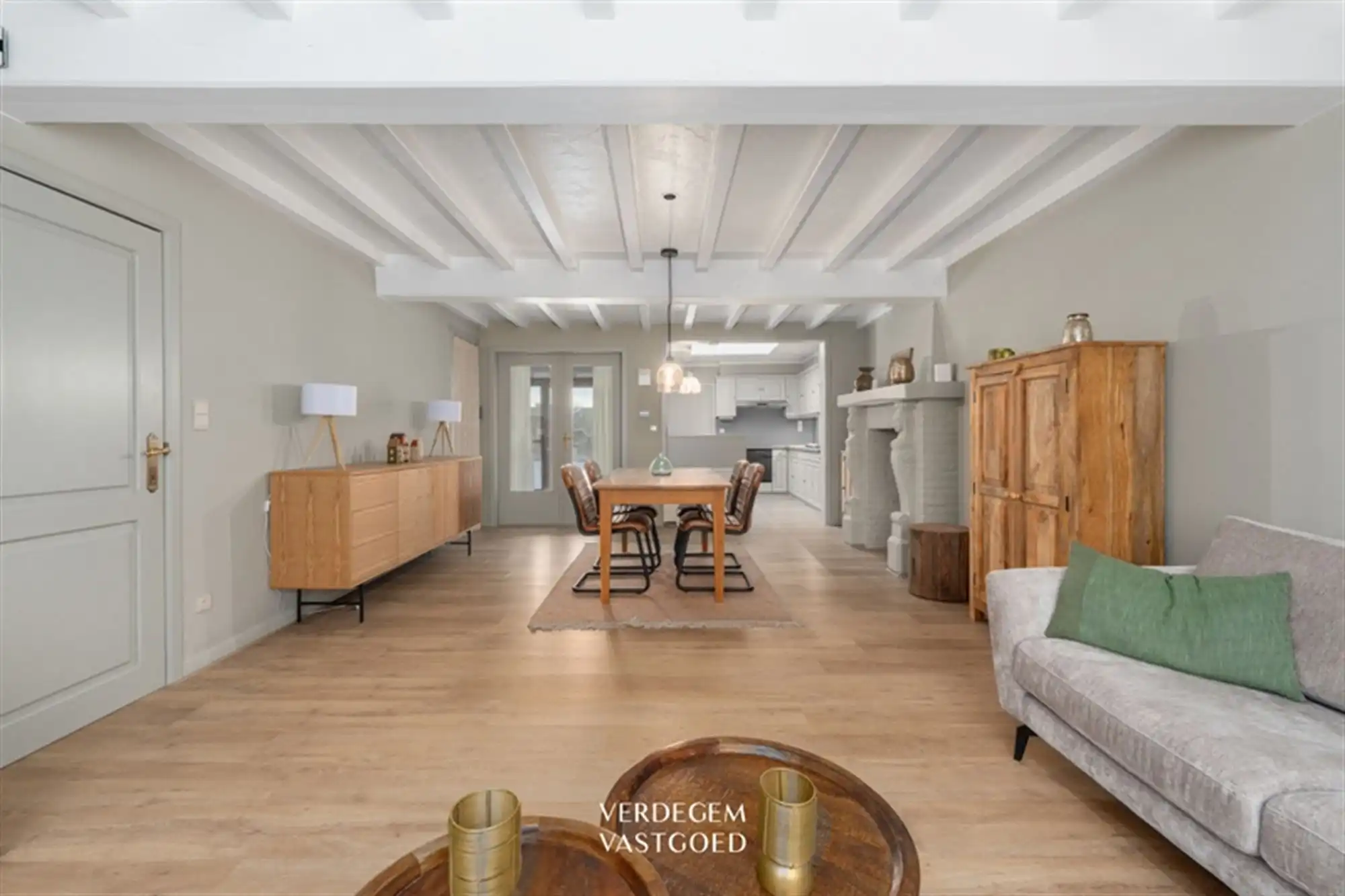 Gezellige woning met 4 slaapkamers en fijne tuin foto {{pictureIndex}}