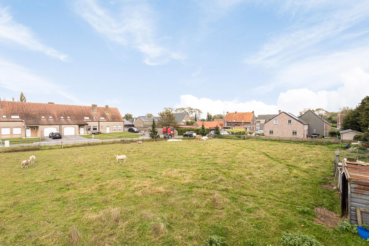 MOOI PERCEEL BOUWGROND OP RUSTIGE LANDELIJKE LIGGING foto {{pictureIndex}}