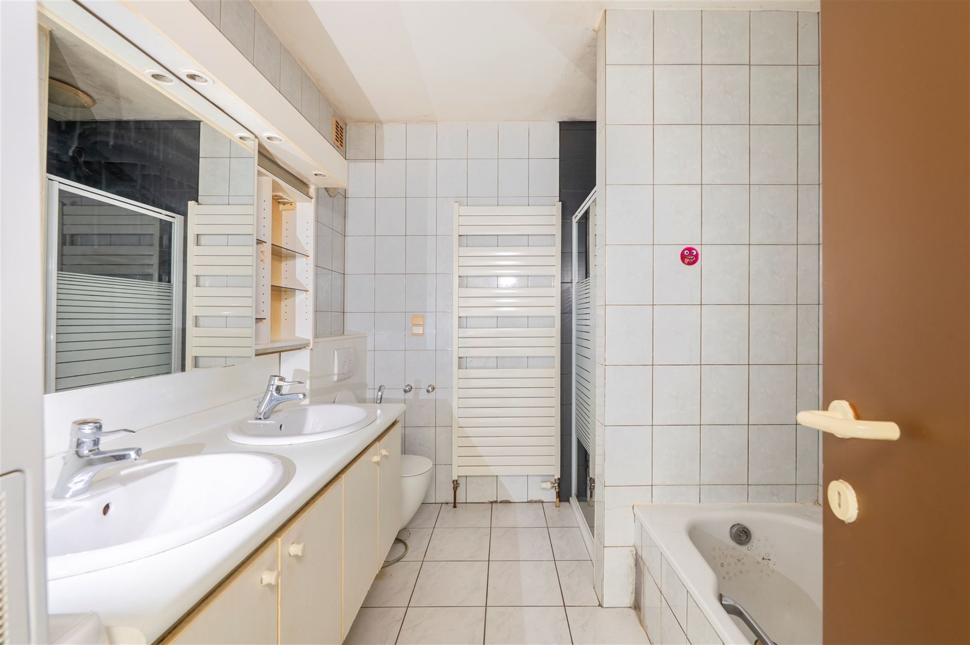 Ruim te renoveren appartement met terras! foto 9
