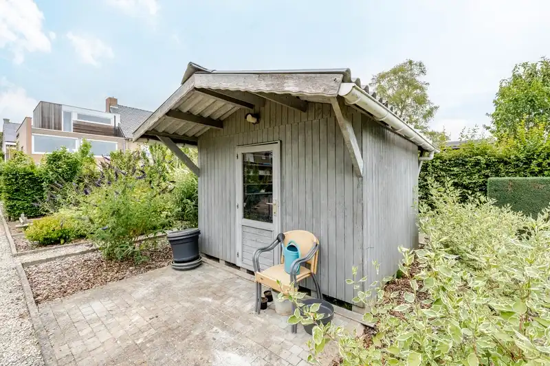 Roeselare : Unieke, strakke halfopen bebouwing met zuidgerichte tuin op toplocatie nabij het centrum. foto 17