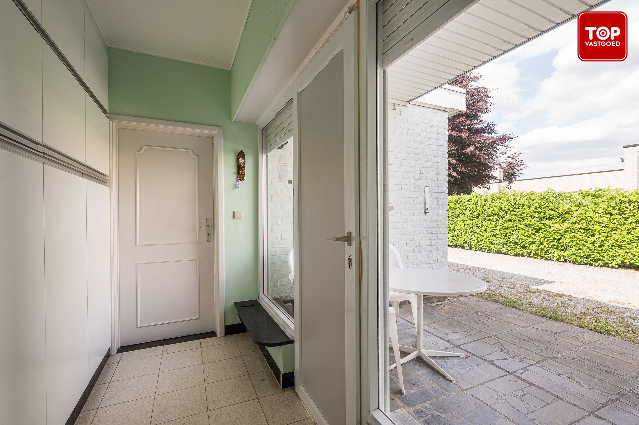 Te renoveren bungalow met enorm potentieel op een Toplocatie foto 14