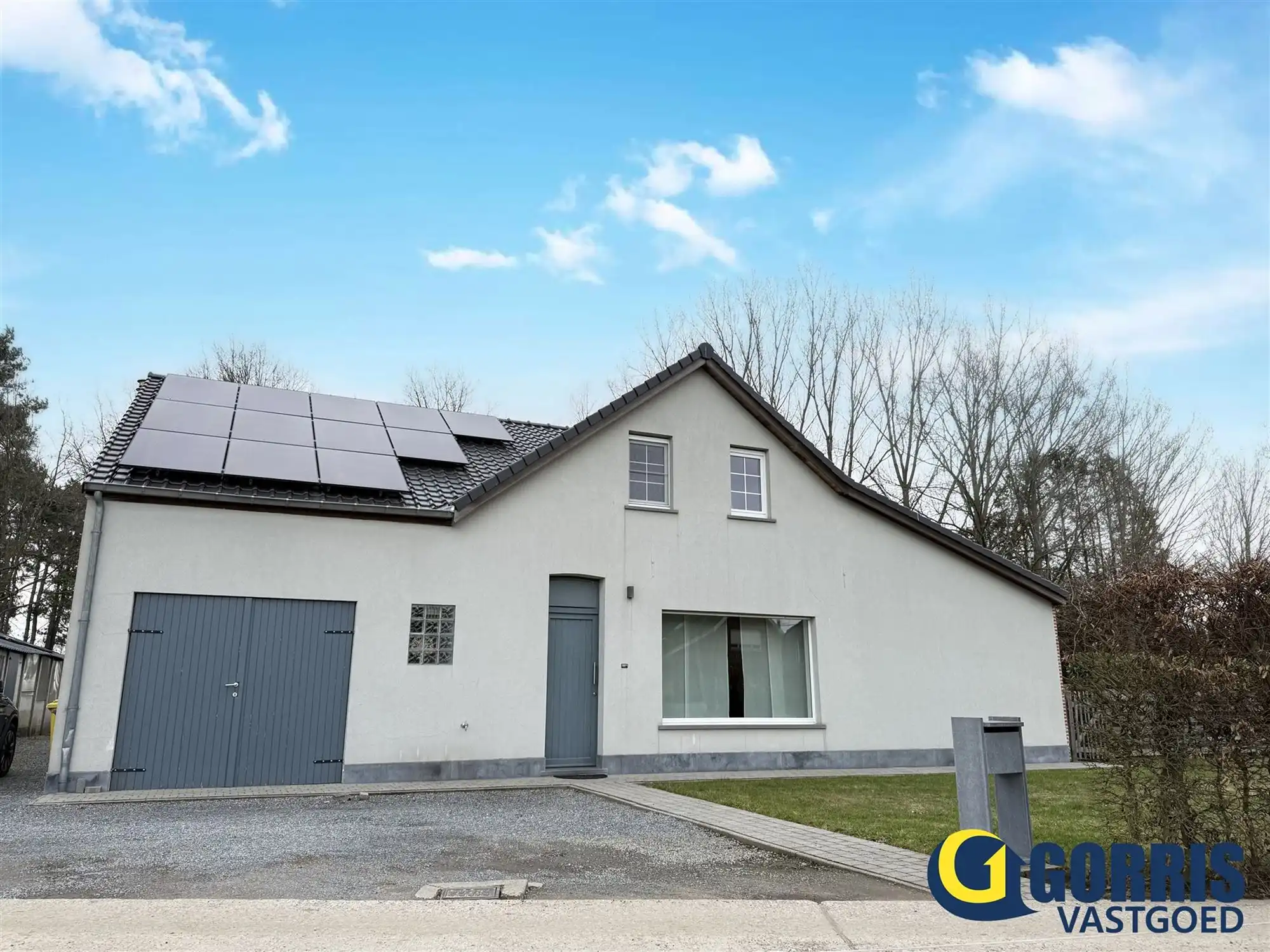 Prachtig gelegen gerenoveerde woning  foto {{pictureIndex}}