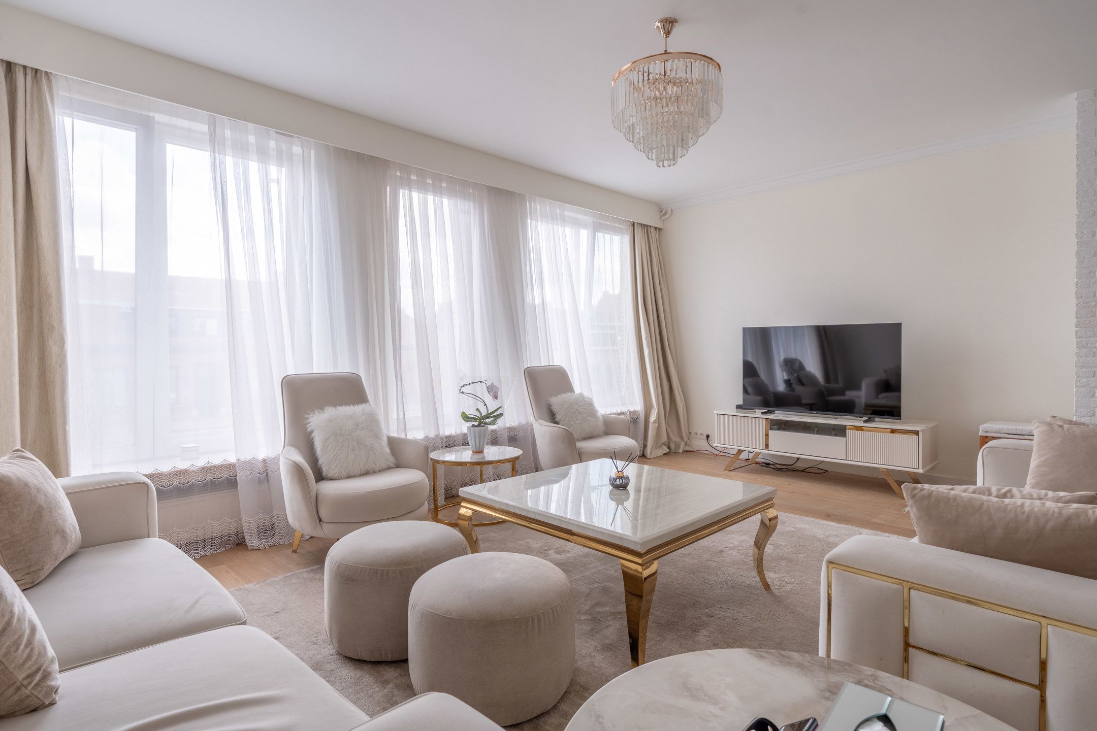 Volledig vernieuwde  woning/kantoor/handelspand met 5 slpks foto 10