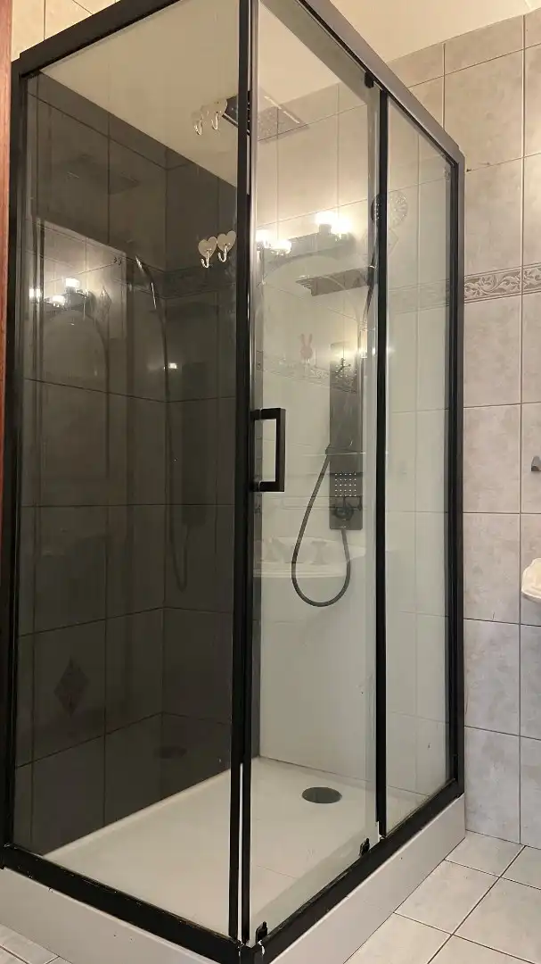Gelijkvloers APPARTEMENT met 3 slpks, terras en garage foto 8