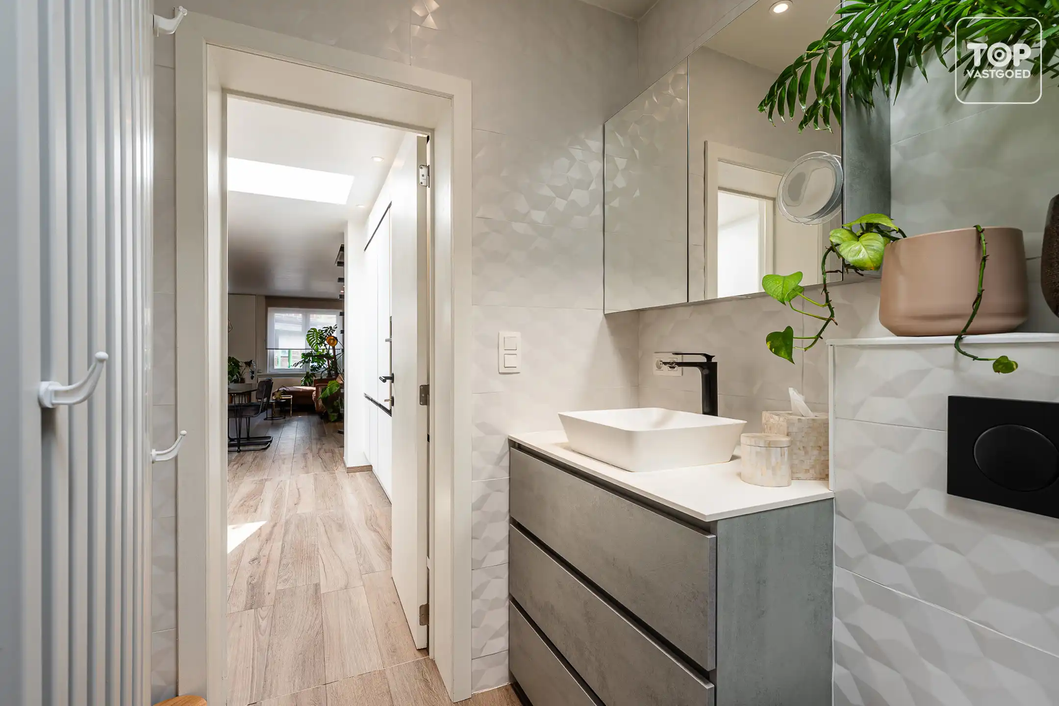 Ideale starterswoning met 2 slaapkamers en dressing. foto 14
