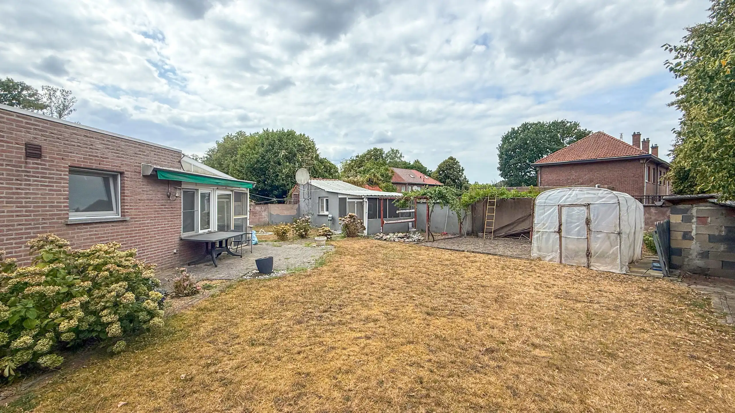 Halfopen woning met tuin, garage en 3 slaapkamers foto 37