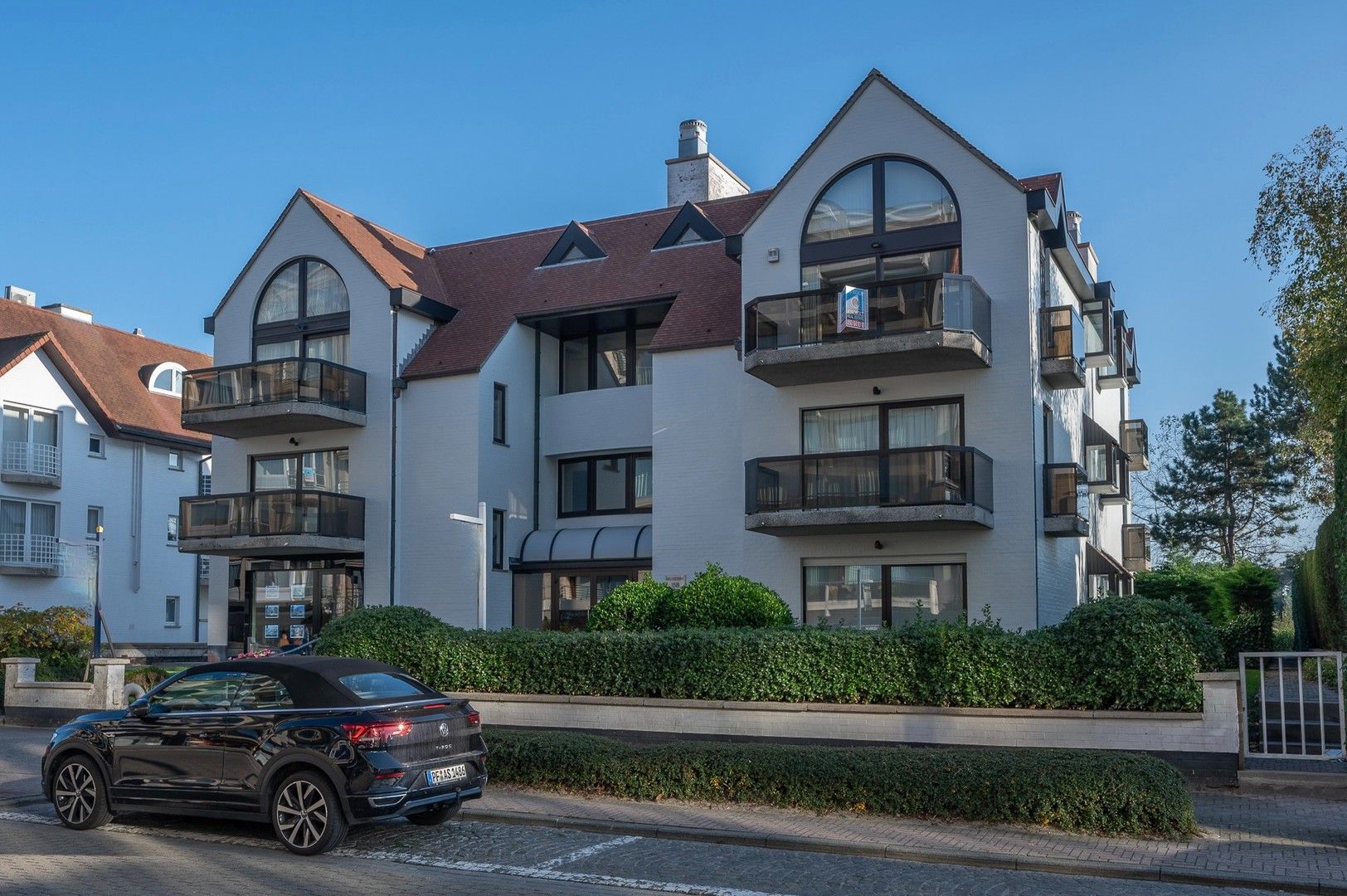 Prachtig gerenoveerd hoekappartement van 164 m2 met fantastisch open zicht op de Approach Golf in het Zoute. foto 16