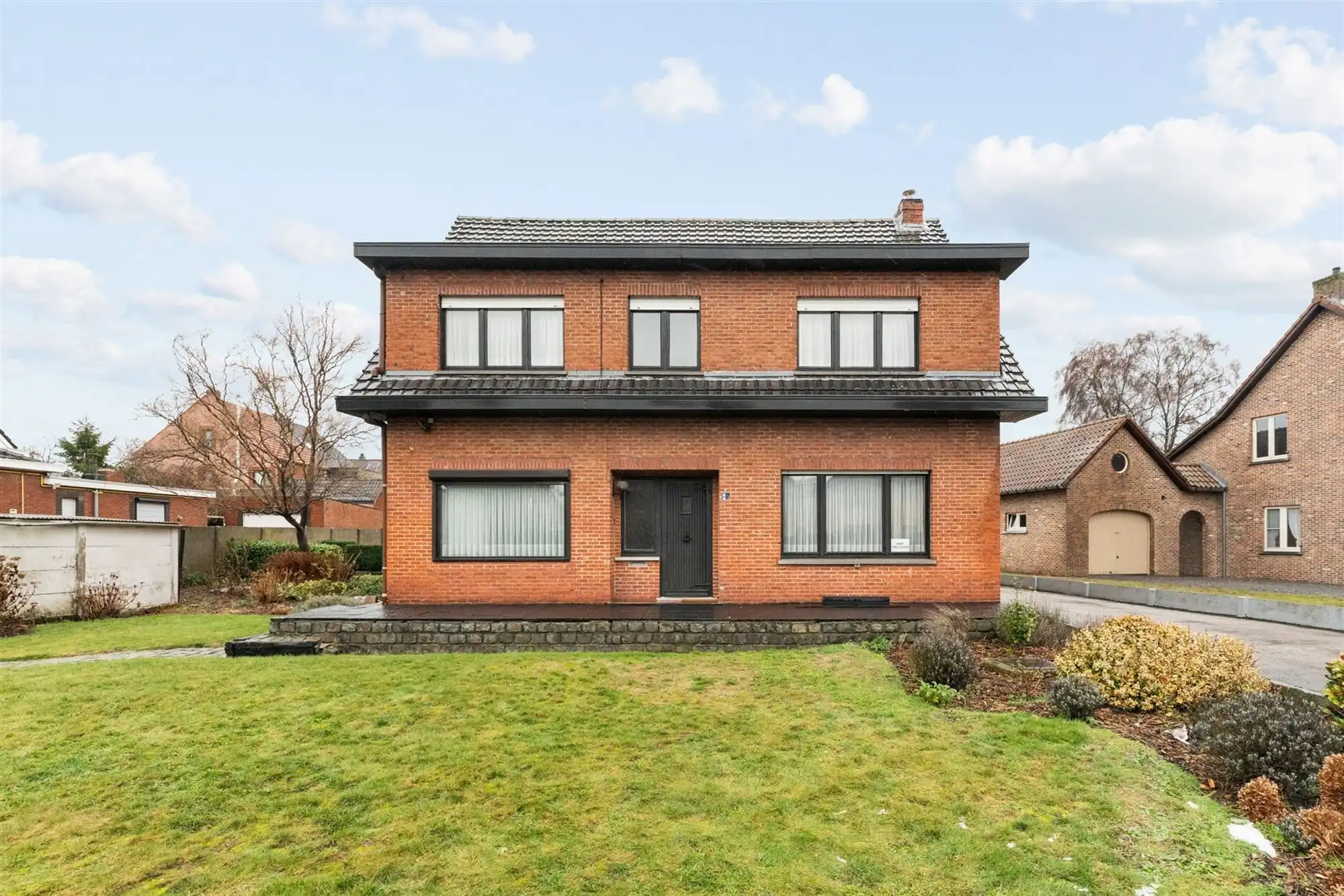 OPBRENGSTEIGENDOM MET 2 APPARTEMENTEN OP 934M2 foto 2