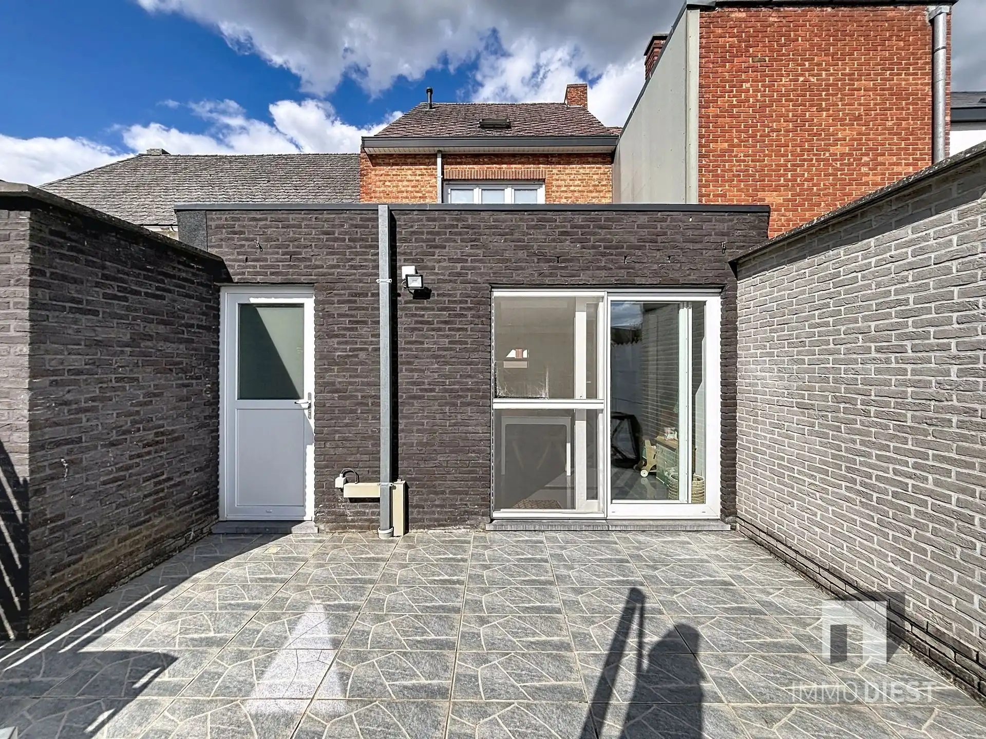 Charmante rijwoning met gezellige tuin in Zichem centrum. foto 29
