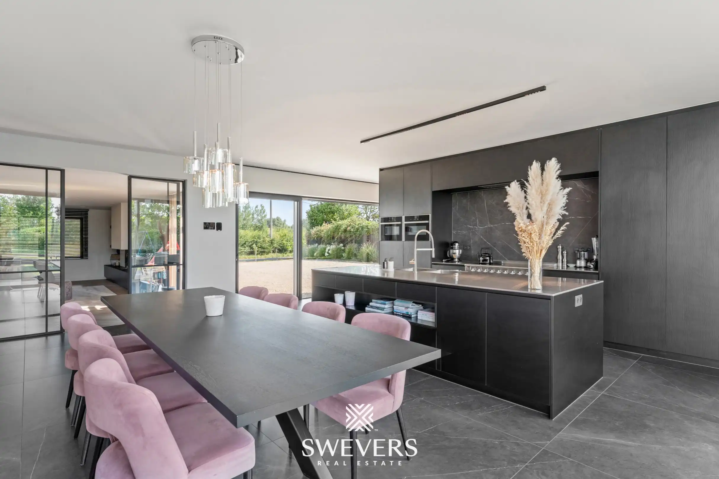 Karaktervolle villa met luxueuze afwerking en zicht op groen te Sint-Truiden foto 6