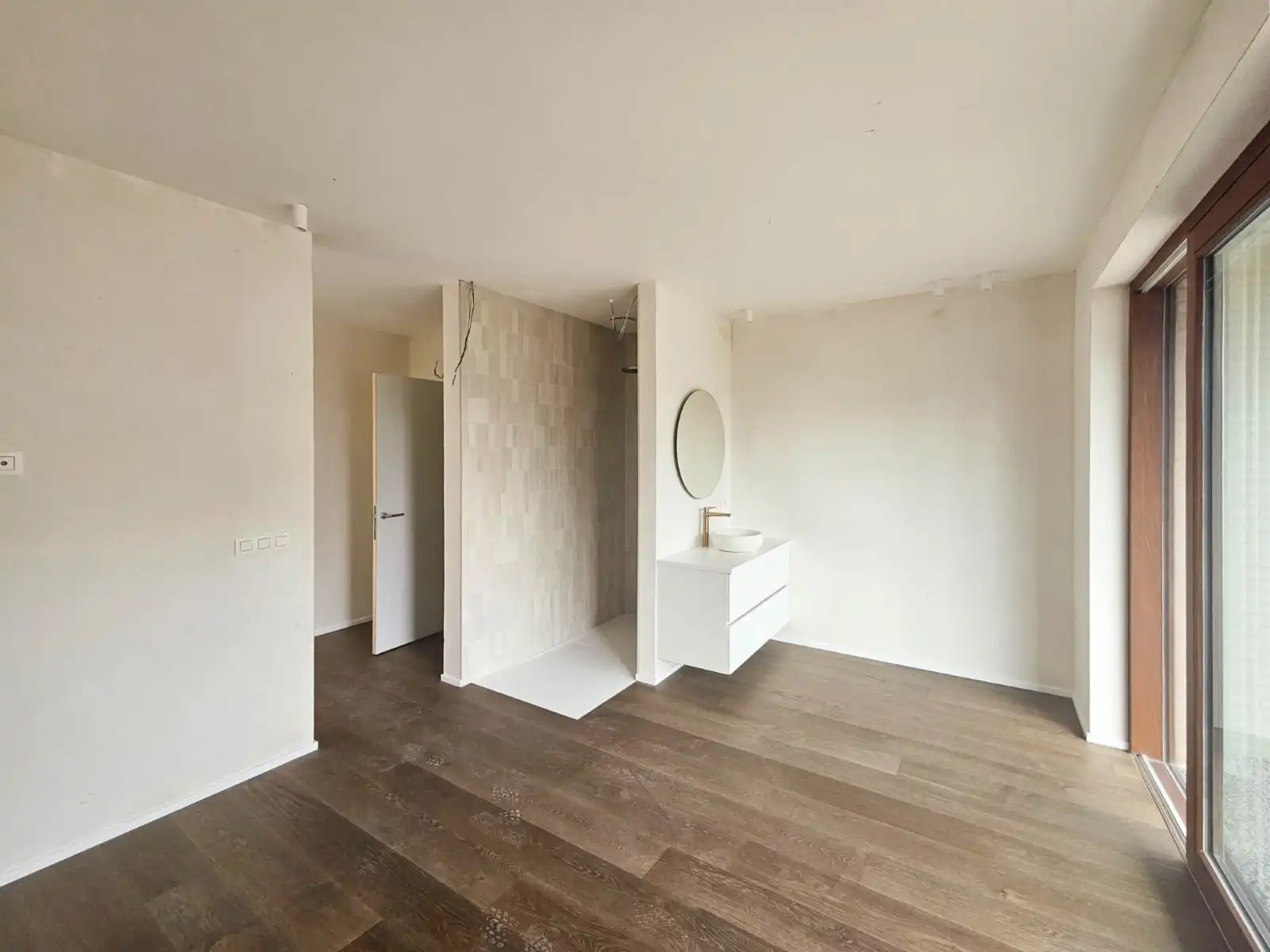 Luxe nieuwbouwappartement foto {{pictureIndex}}