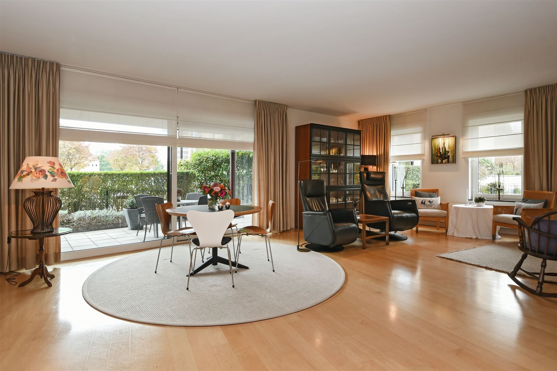 Luxueus en instapklaar appartement met 3 terrassen en ondergrondse garagebox in residentie “Leemhoek III” te Maaseik. foto 13