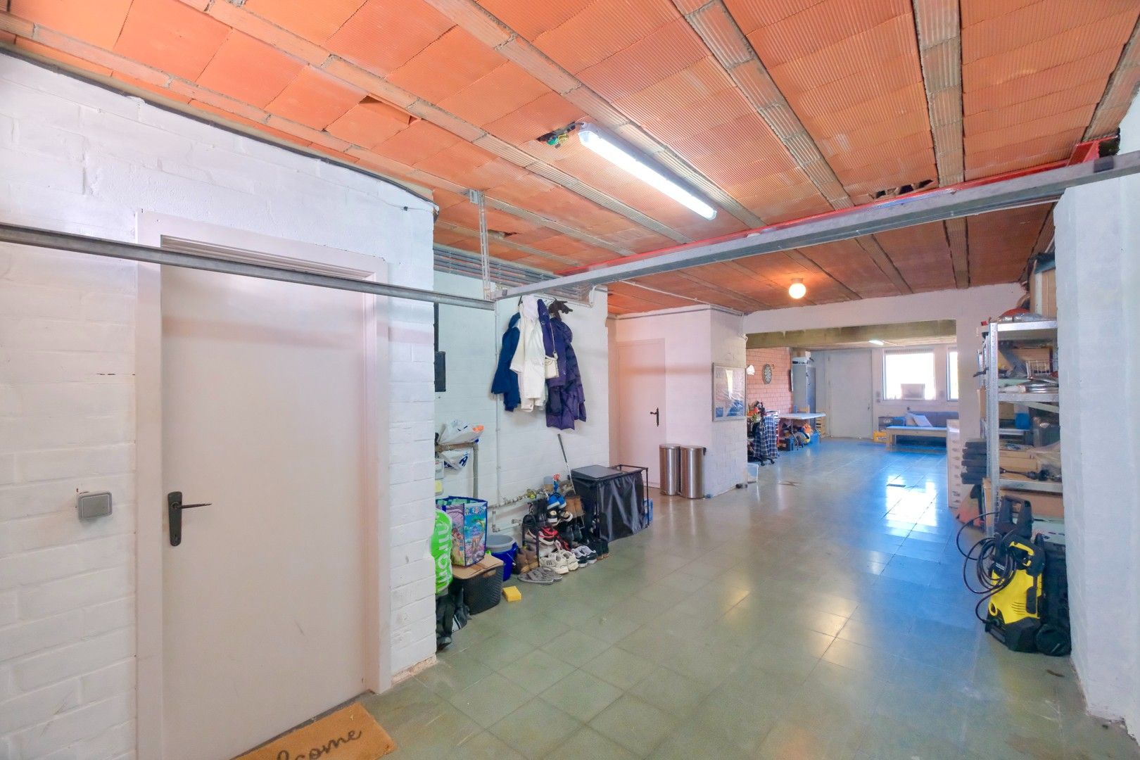 LICHTERVELDE - Woning met 2 slpks en RUIME dubbele garage foto 13