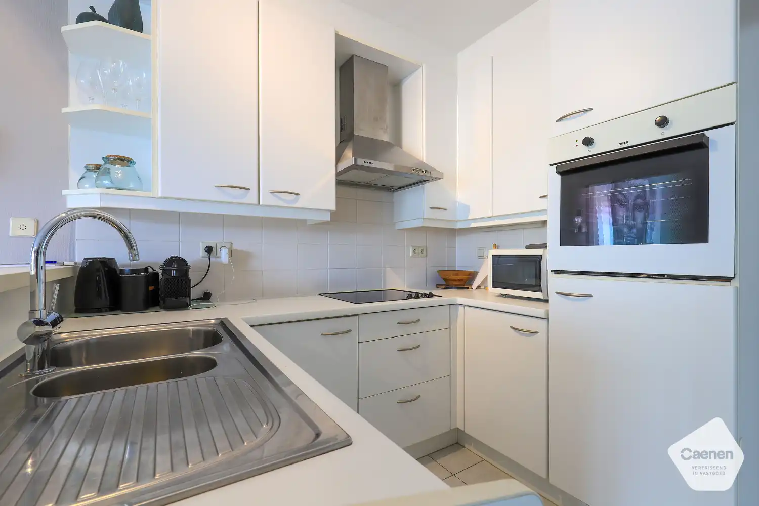 Zuid-west gerichte studio met afgesloten slaaphoek! foto 5