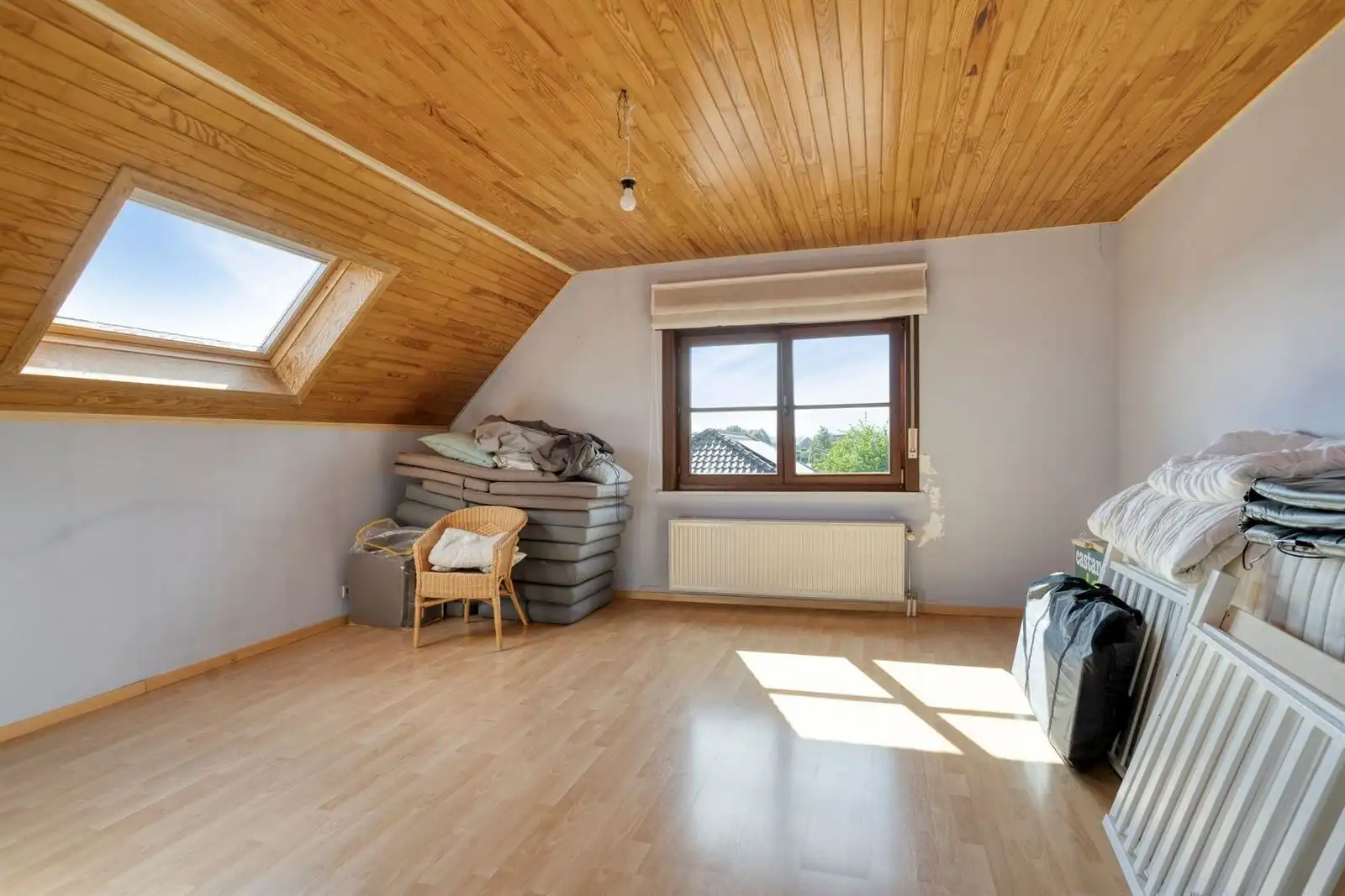 Zeer ruime woning (400m²) met 4 slaapkamers + 2 badkamers  foto 21