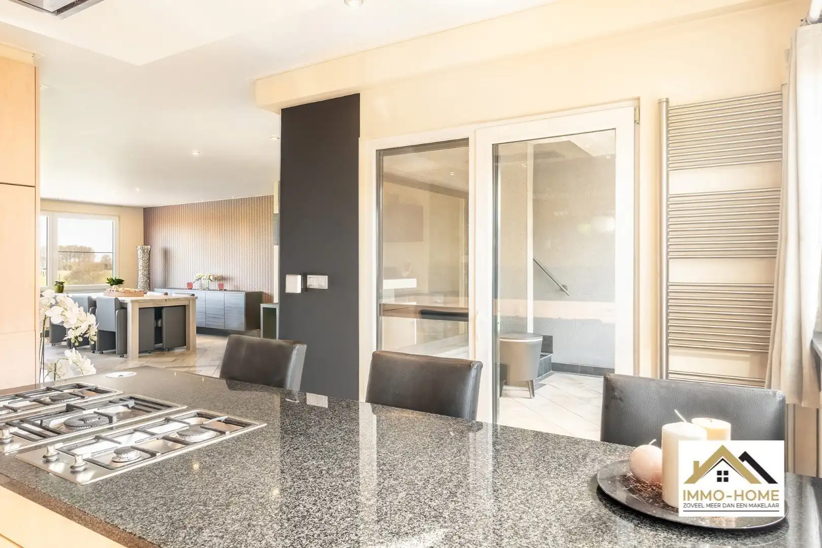 Ruime woning met prachtig uitzicht foto 11