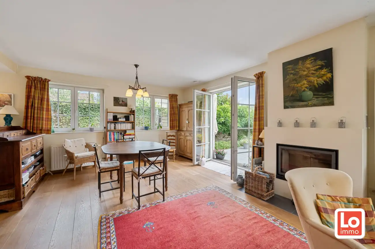 Degelijke, ruime en lichtrijke open woning met inpandige garage op een rustige locatie en toch vlakbij&nbsp; het centrum van het bruisende Lochristi! foto 7