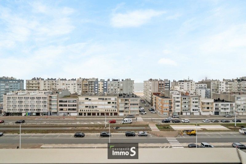 Ruim & energiezuinig appartement met frontaal zeezicht. foto {{pictureIndex}}