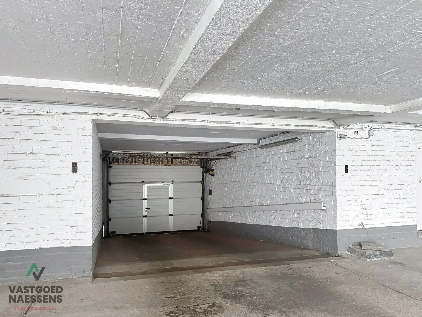 RUIME GARAGEBOX VLAKBIJ ZEEDIJK foto 4