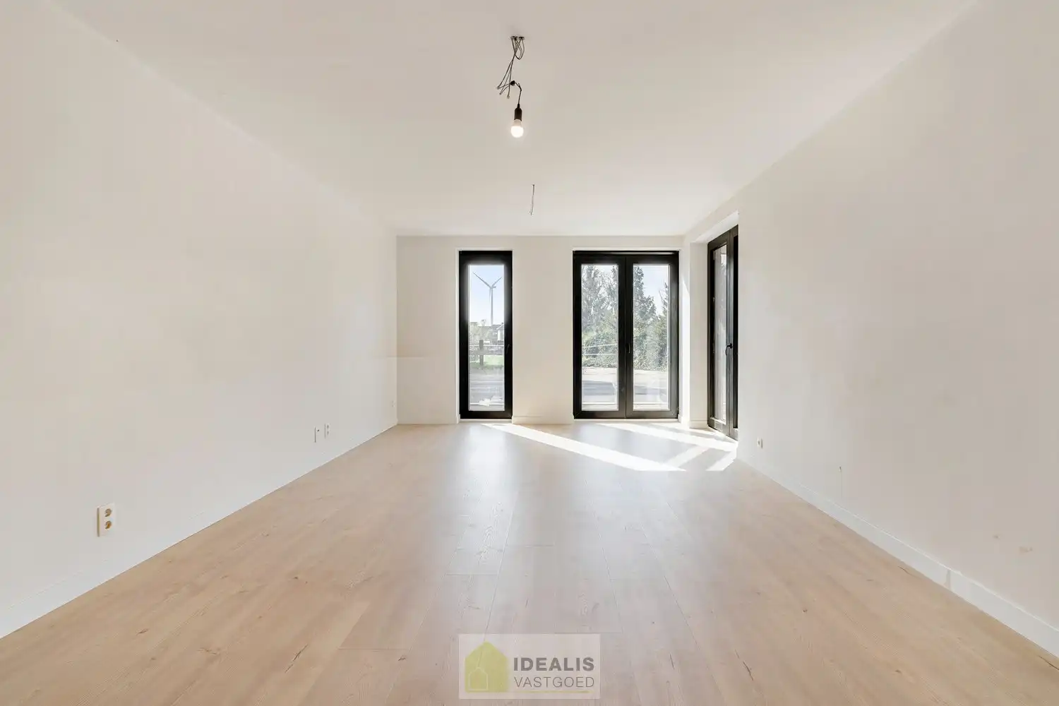 GELIJKVLOERS NIEUWBOUWAPPARTEMENT MET 1 SLAAPKAMER, KELDERBERGING EN EEN ONDERGRONDSE AUTOSTANDPLAATS foto 5