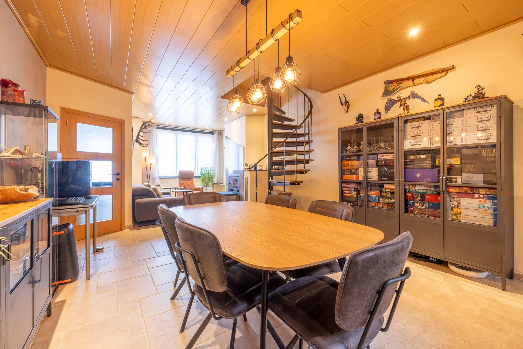 VERNIEUWDE WONING MET 3 SLAAPKAMERS EN TUIN! foto 3