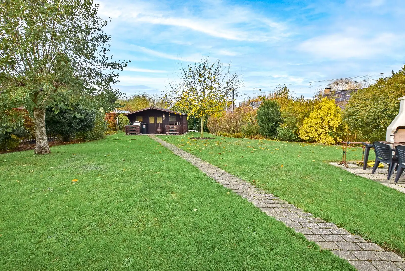 Praktische alleenstaande woning op 1198m² te centrum Veurne! foto 15