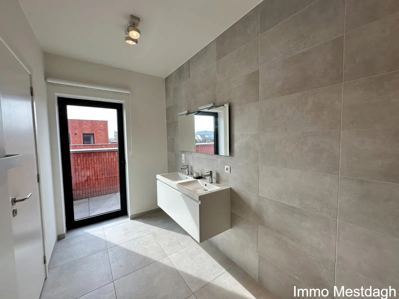 Unieke Penthouse met Panoramisch Uitzicht & Terrassen Rondom foto 35