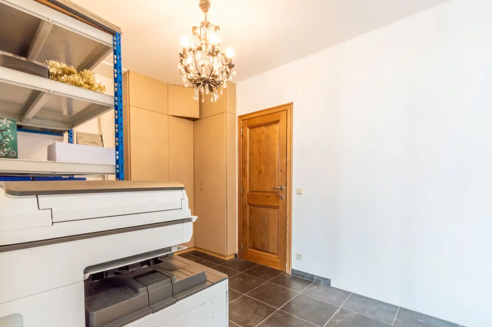 Een ruime, instapklare gelijkvloerse praktijk-, kantoor- en/of commerciële (+-154m²) foto 7