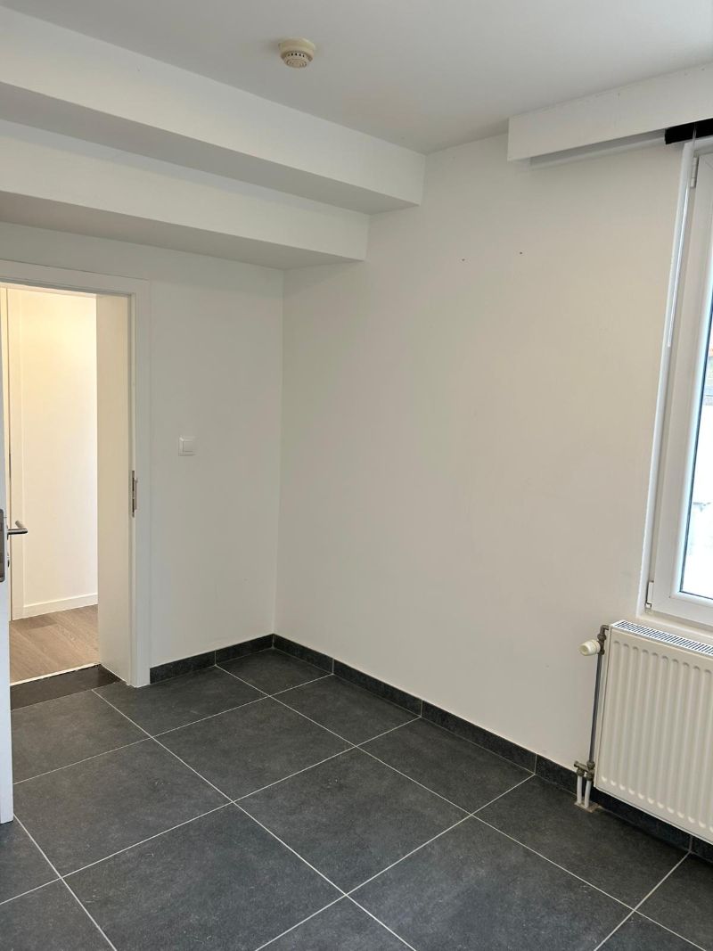 Volledig gerenoveerd  1-slaapkamerappartment foto 19