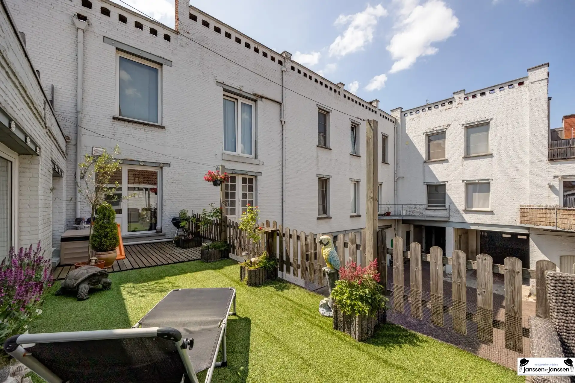 Ruim appartement in voormalige suikerfabriek Merksem foto 15