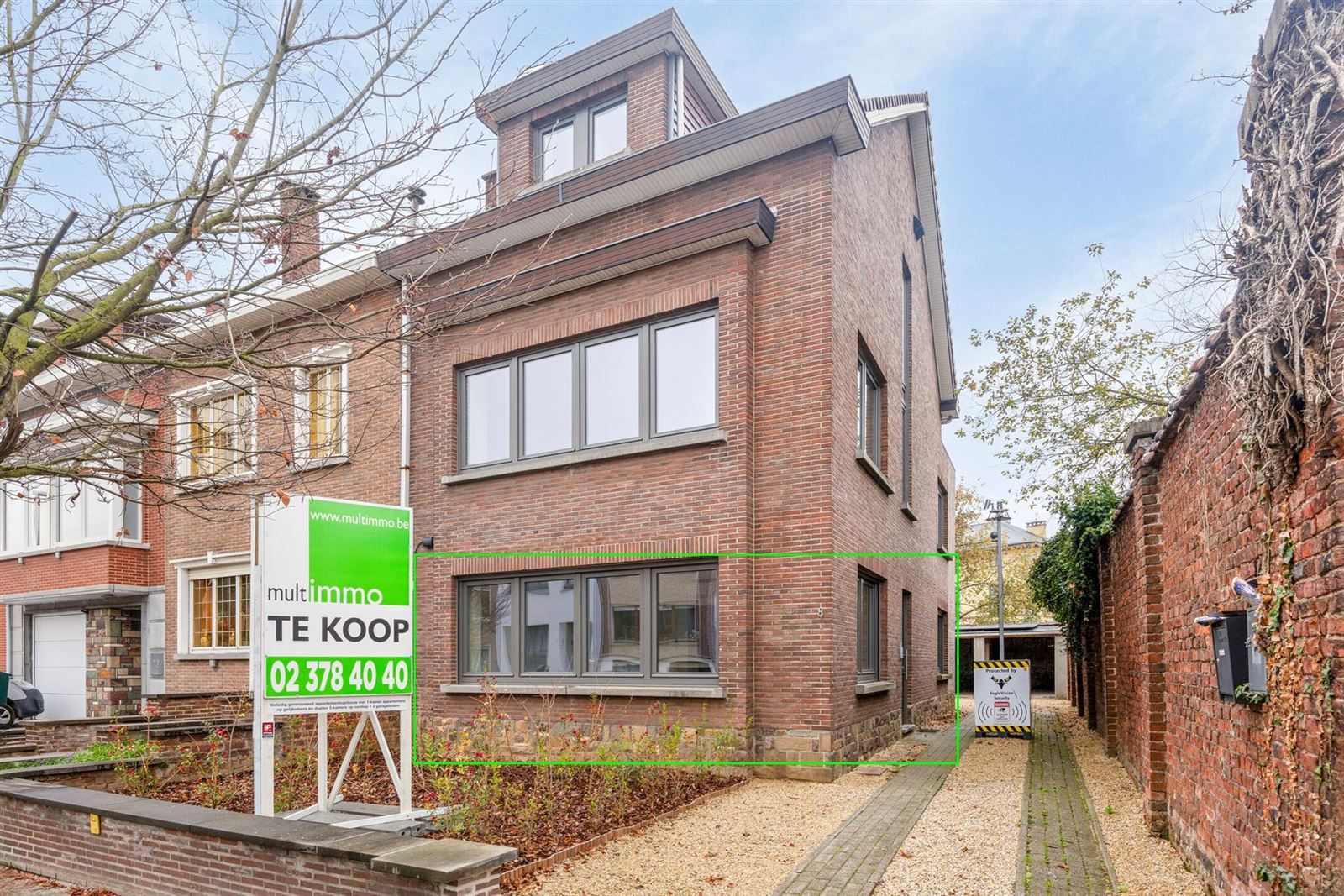 Gelijkvloers appartement (EPC A) met 1 slaapkamer, terras en garage foto {{pictureIndex}}