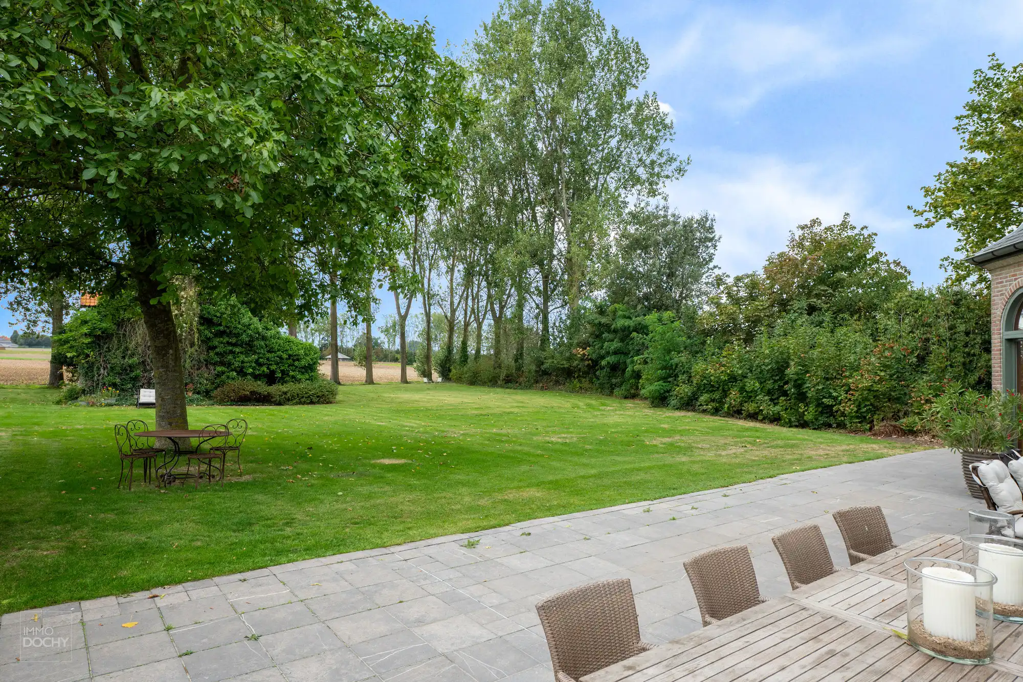 Rustig gelegen ruim landhuis op 6.402m² foto 15