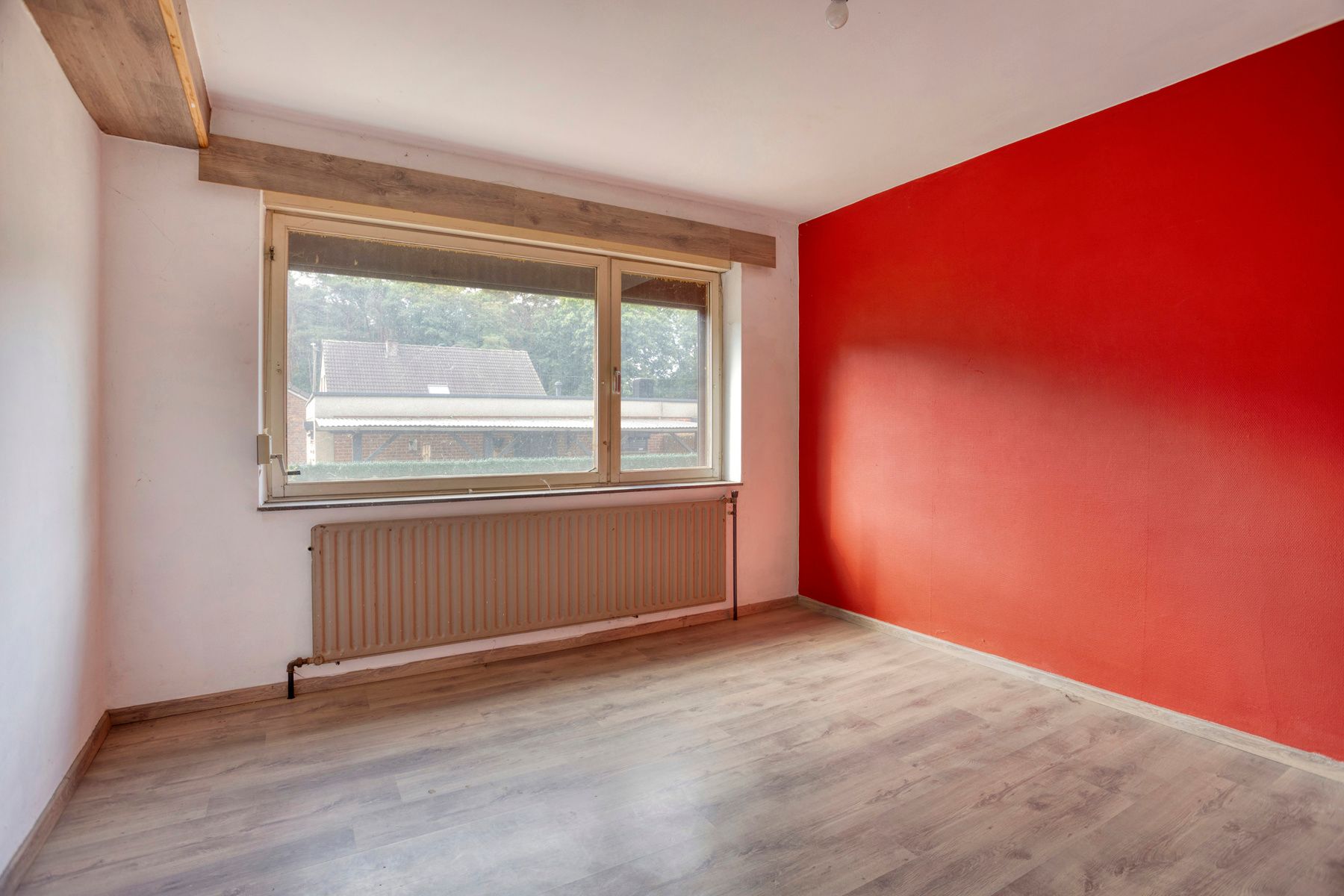 Te renoveren woning met 3 slaapkamers en tuin. foto 18