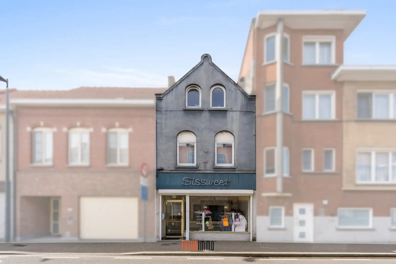 Centraal gelegen 5-slpk woning nabij Frunpark Izegem foto 2