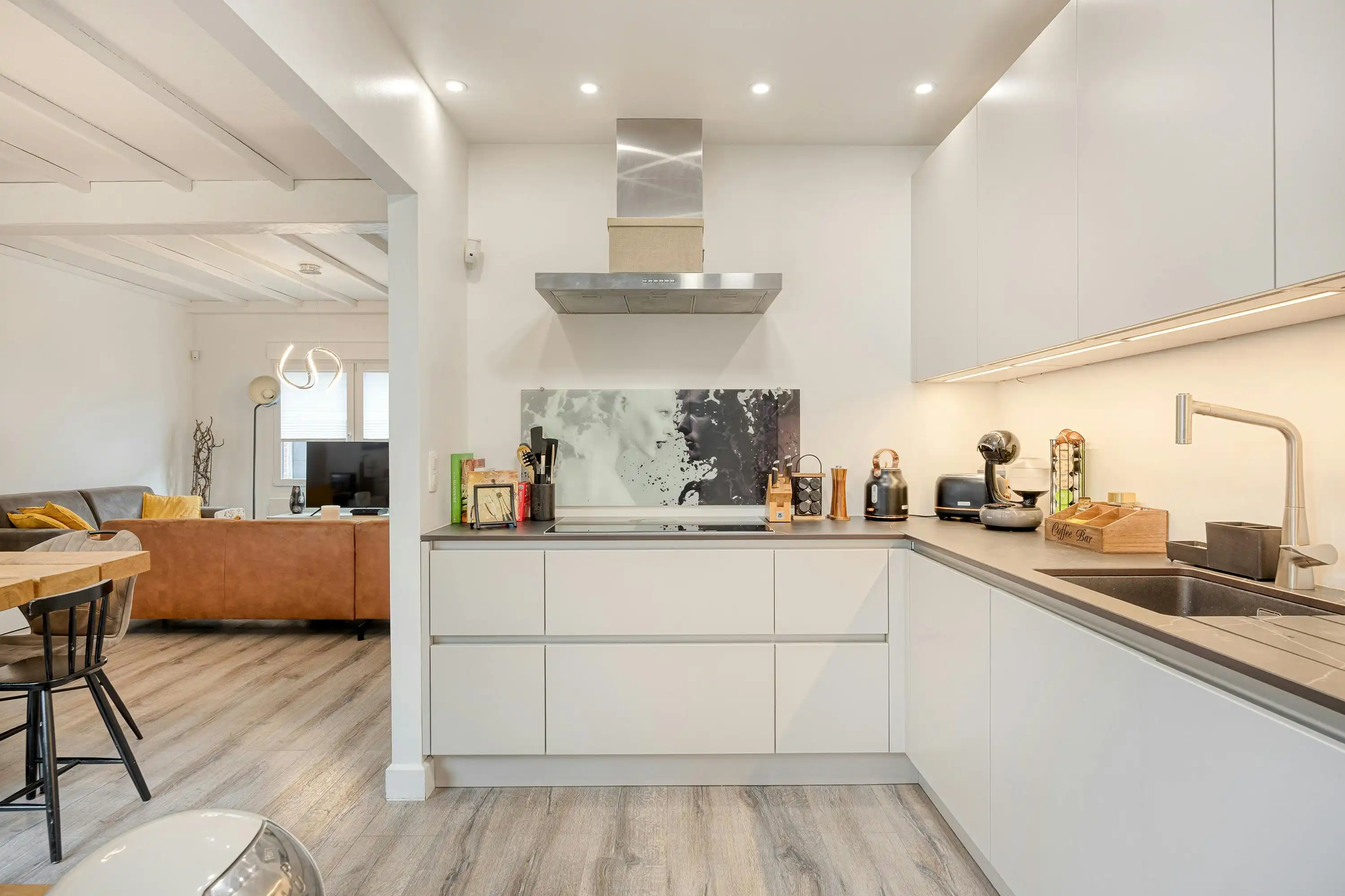 Instapklaar huis met 3 slaapkamers te koop in Merksem foto 8